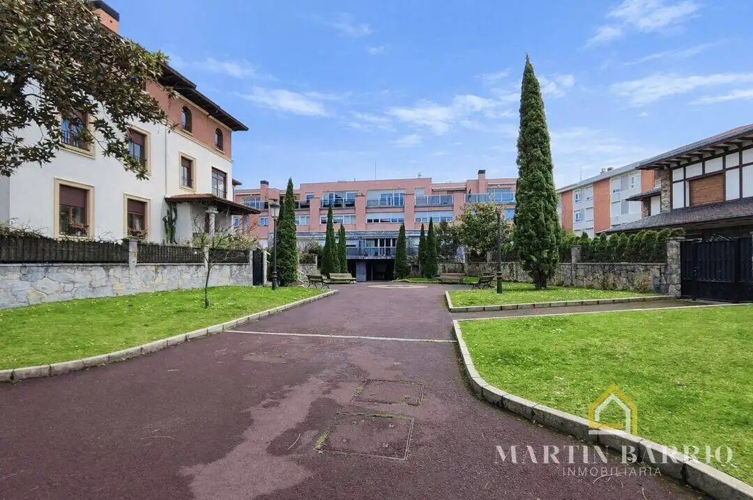 Vista exterior de Piso en venta en Getxo  con Aire acondicionado, Calefacción y Jardín privado
