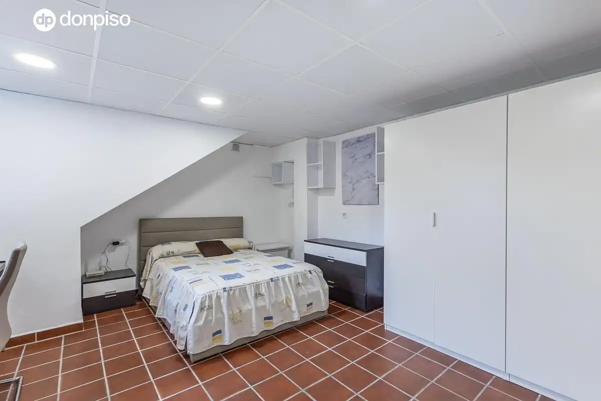 Casa adosada en venta en Armilla con Calefacción, Terraza y Amueblado