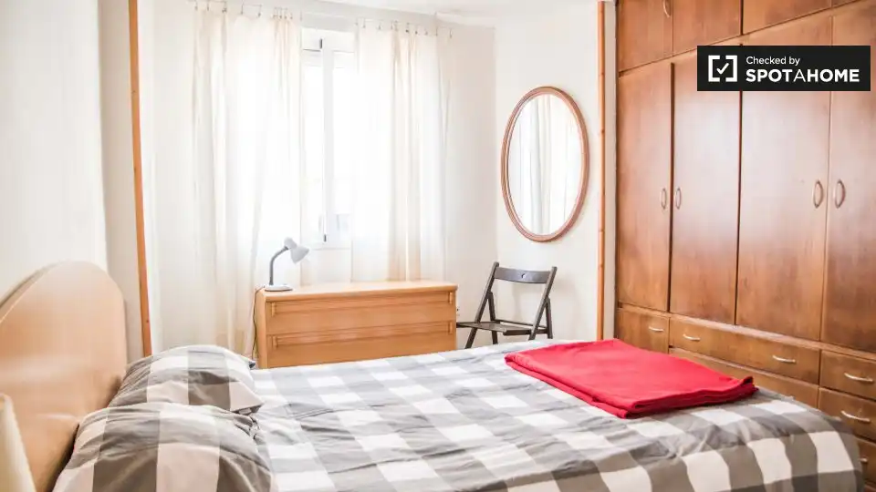 Dormitori de Apartament per a compartir en Mislata amb Aire condicionat, Calefacció i Terrassa