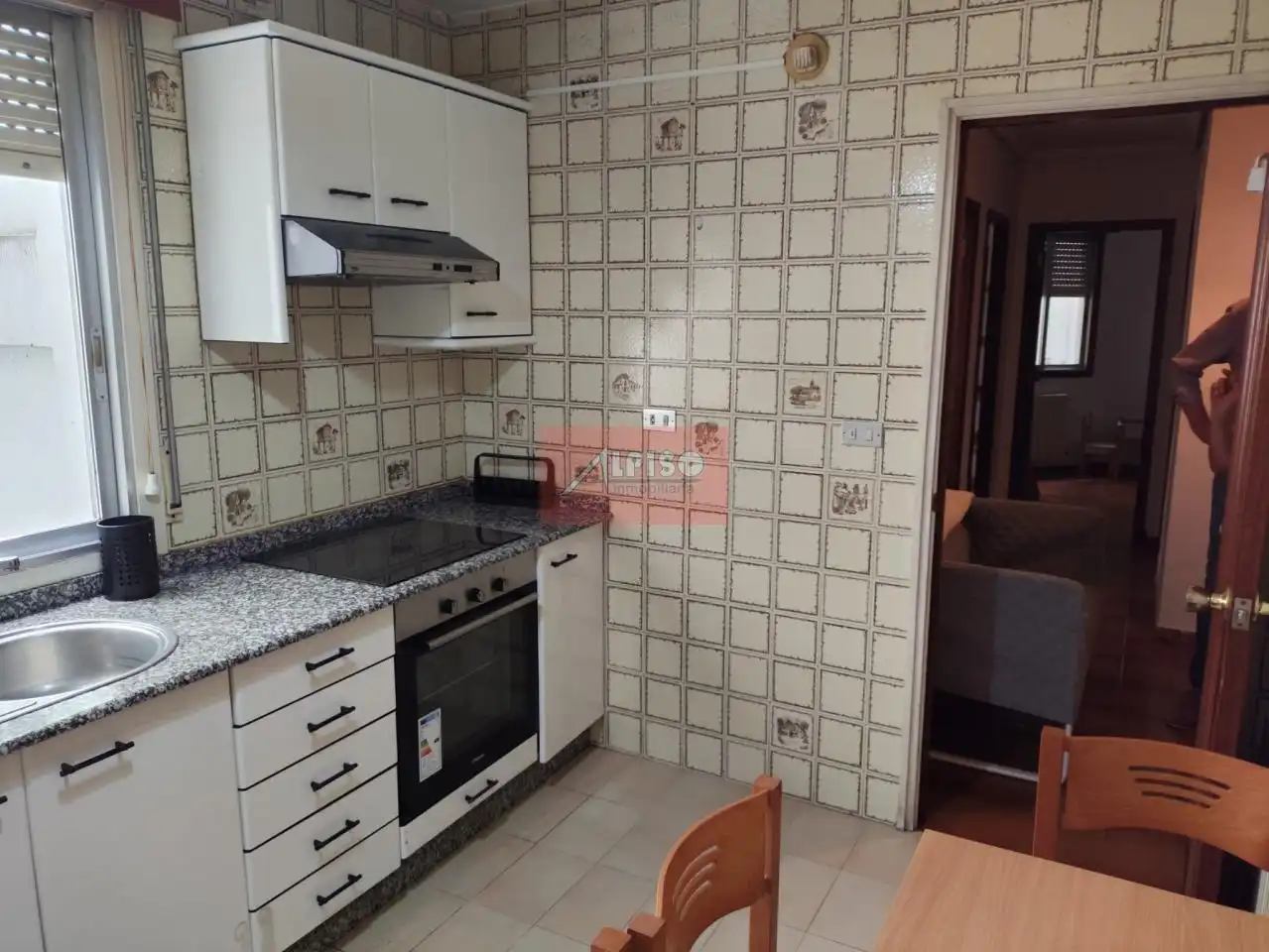 Cuina de Pis de lloguer en Ourense Capital  amb Calefacció, Parquet i Traster