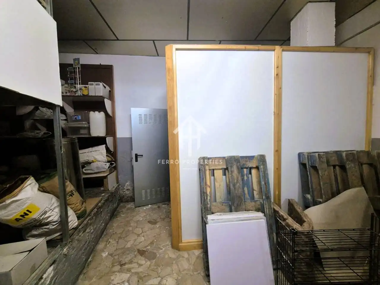 Local en venta en Loja con Aire acondicionado