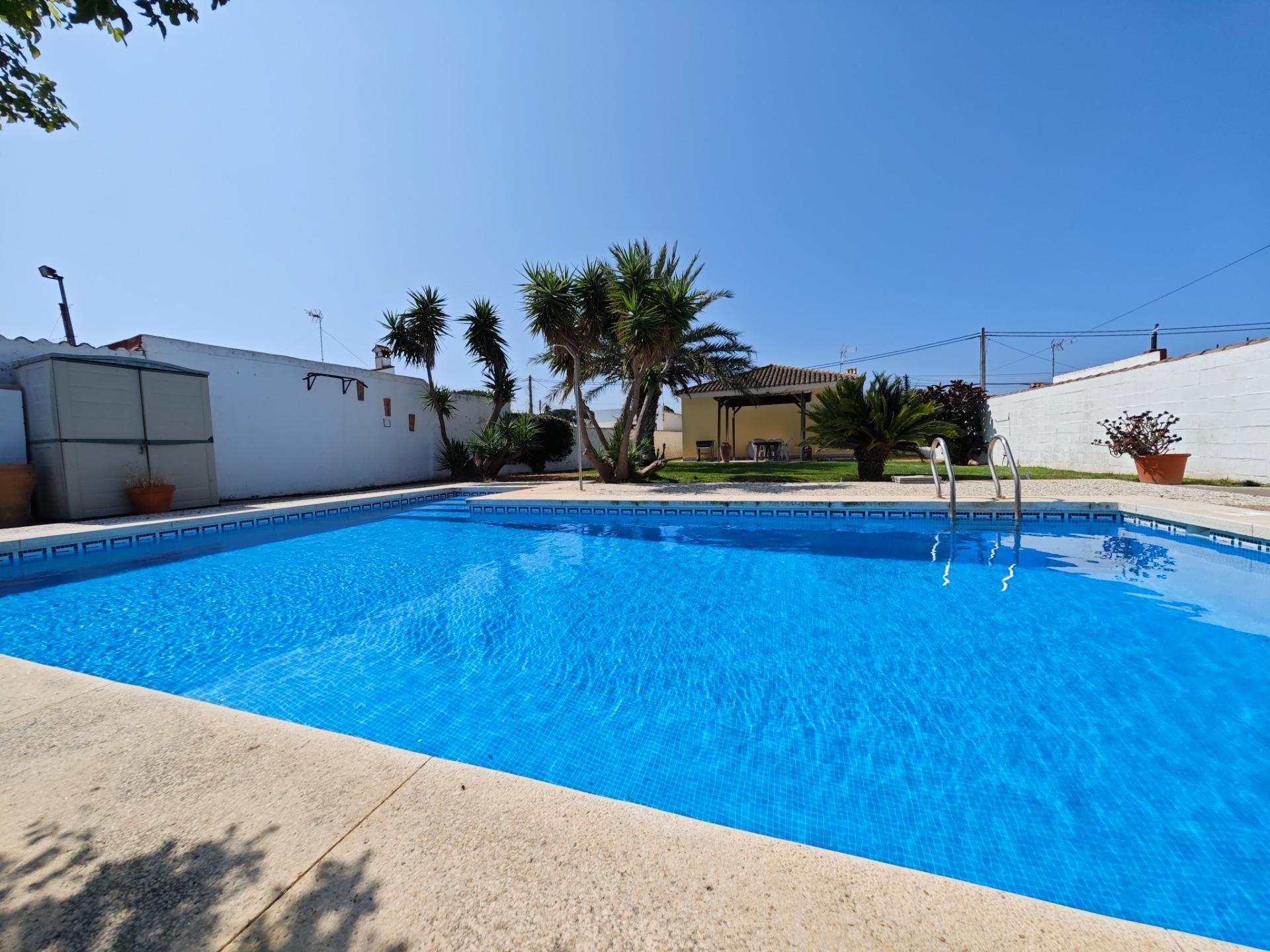 Piscina de Casa o xalet en venda en Chiclana de la Frontera amb Aire condicionat, Traster i Piscina