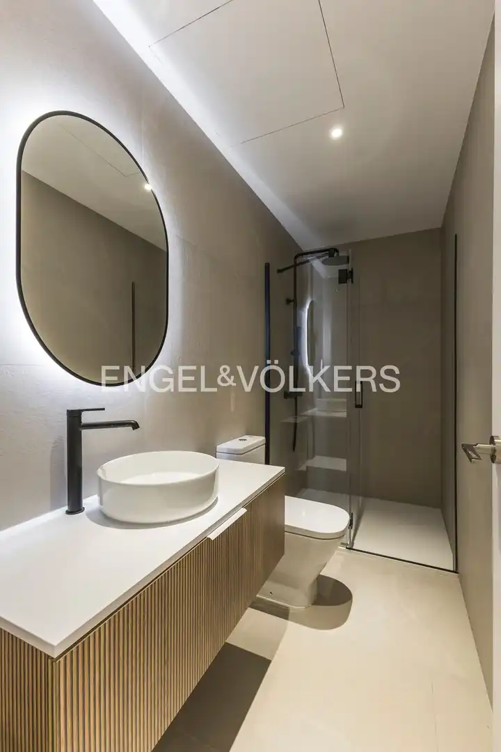 Baño de Piso de alquiler en Madrid con Aire acondicionado, Calefacción y Amueblado