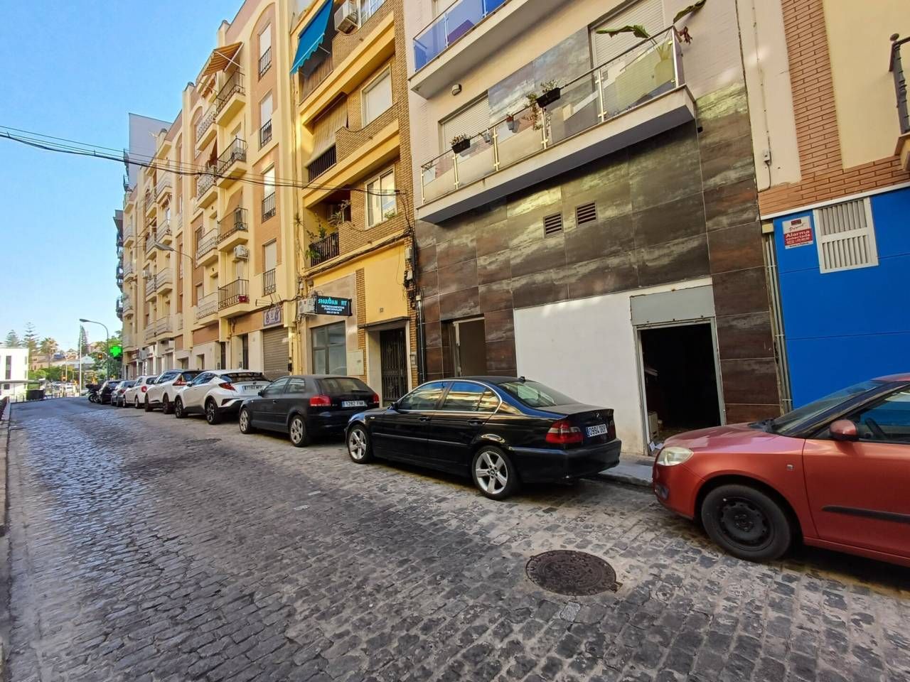 Vista exterior de Local en venta en  Huelva Capital