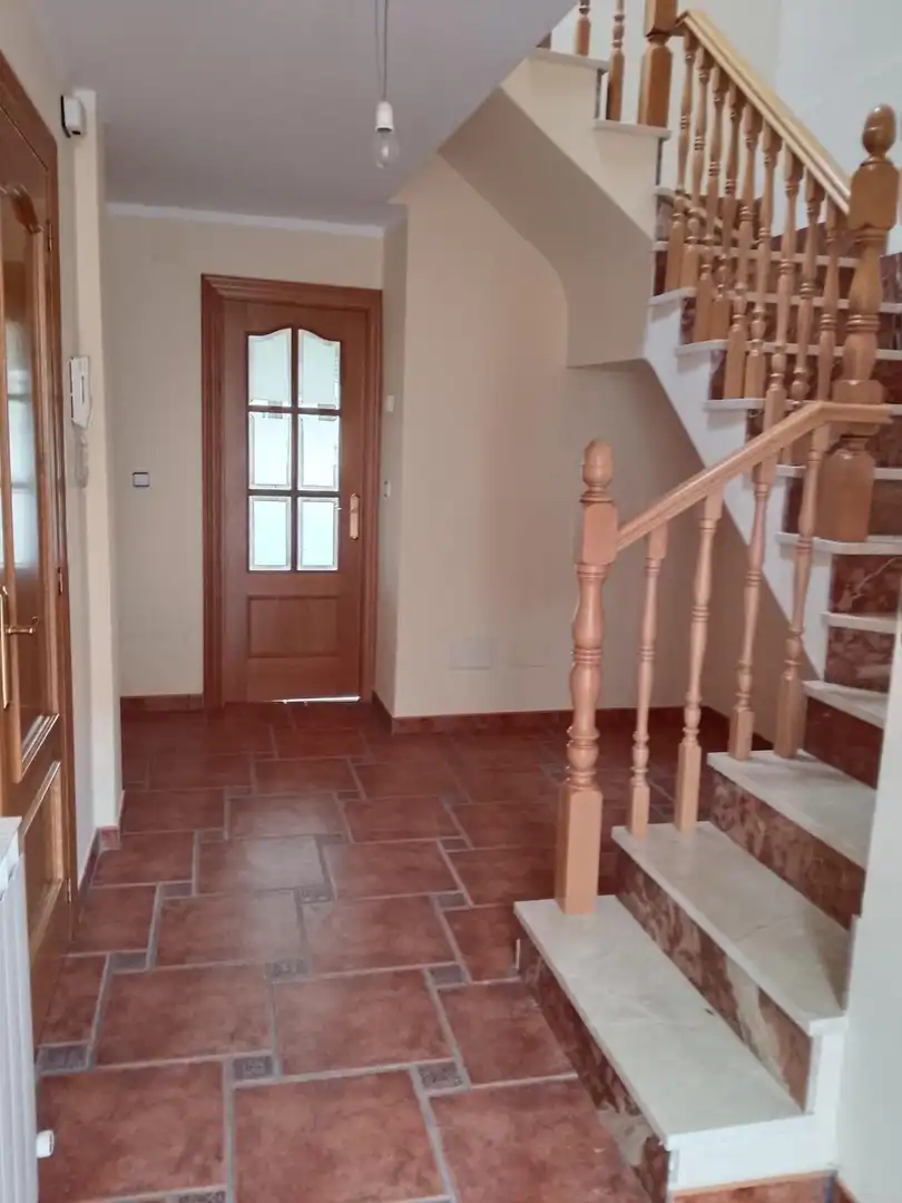Casa adosada en venta en Carrocera