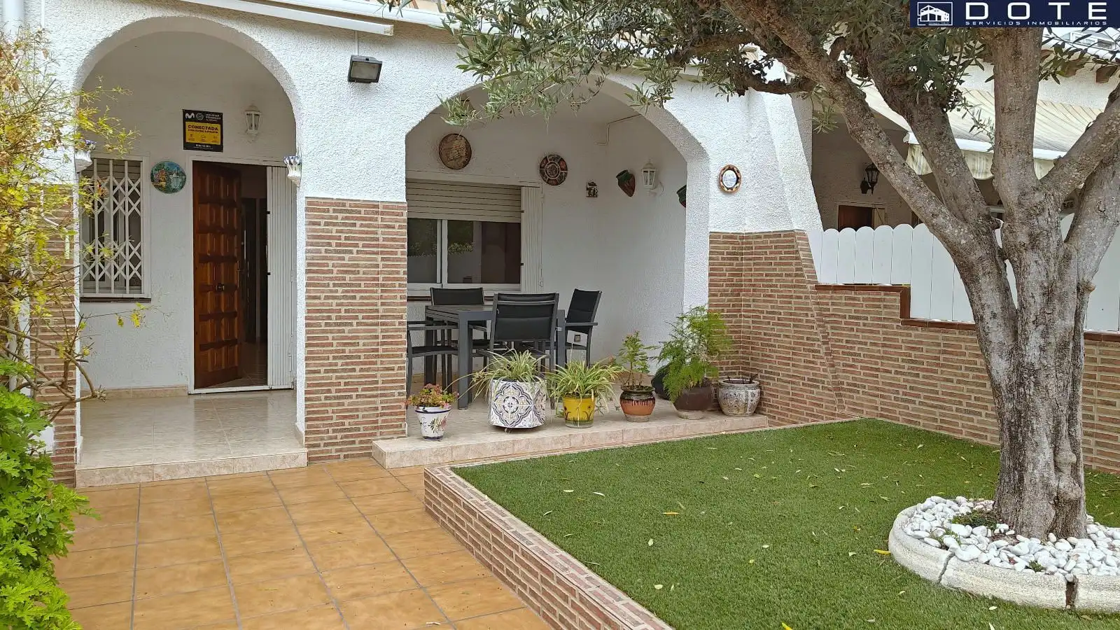Jardín de Casa adosada en venta en Creixell con Terraza, Trastero y Alarma