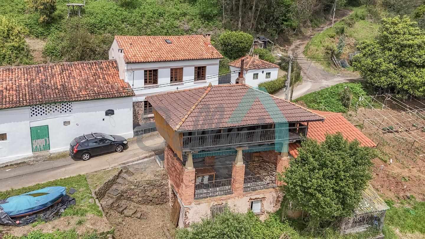 Vista exterior de Casa adosada en venta en Carreño con Calefacción, Jardín privado y Parquet