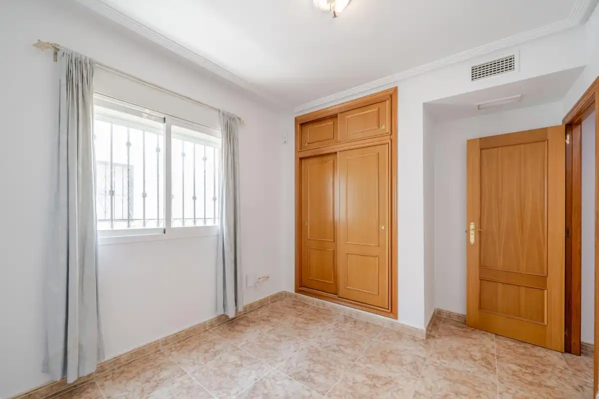 Dormitori de Casa adosada en venda en Orihuela amb Aire condicionat, Calefacció i Piscina