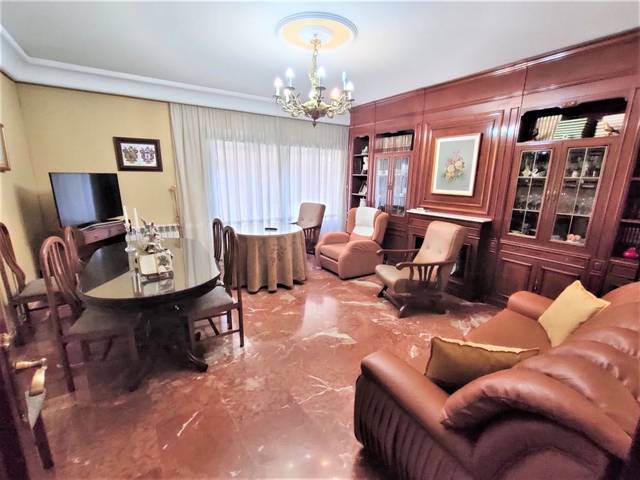 Casa-chalet en Venta en Valdepeñas