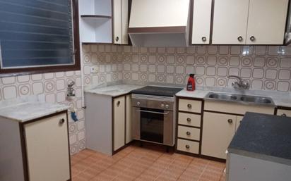 Kitchen of Flat for sale in Santa Coloma de Gramenet  with Balcony