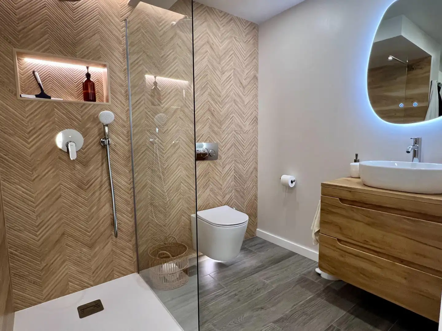 Bathroom of Flat for rent in Elche / Elx  with Air Conditioner and Furnished
