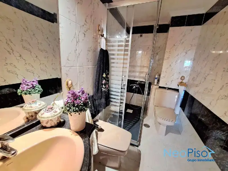 Baño de Piso en venta en Alcorcón con Terraza