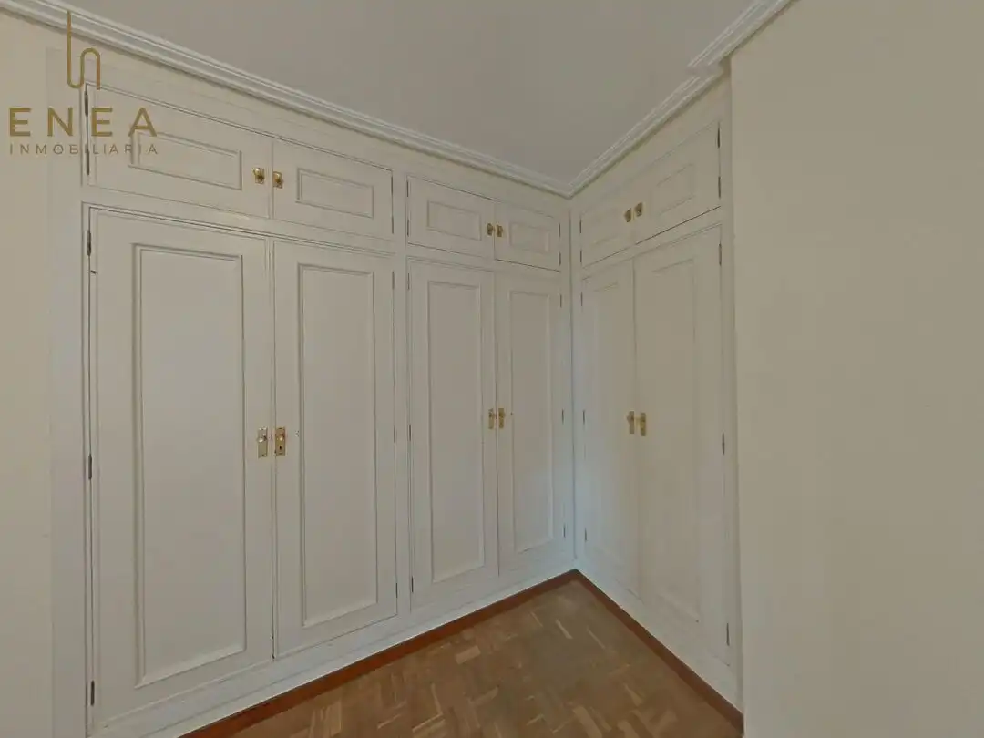 Schlafzimmer von Wohnung zum Verkauf in Vitoria - Gasteiz mit Heizung, Terrasse und Abstellraum