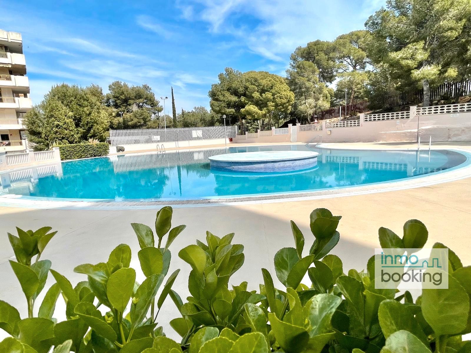 Piscina de Apartamento en venta en Salou con Aire acondicionado, Calefacción y Terraza