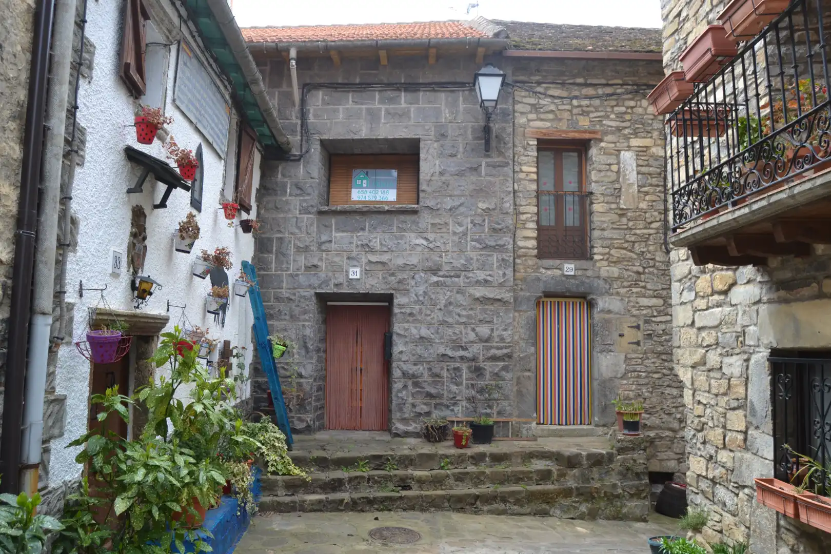 Vista exterior de Dúplex en venta en Jasa con Jardín privado, Terraza y Trastero