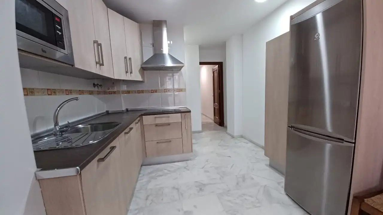 Pis de lloguer a Calle de la Plata, Centro - Calzada - Cabo Noval