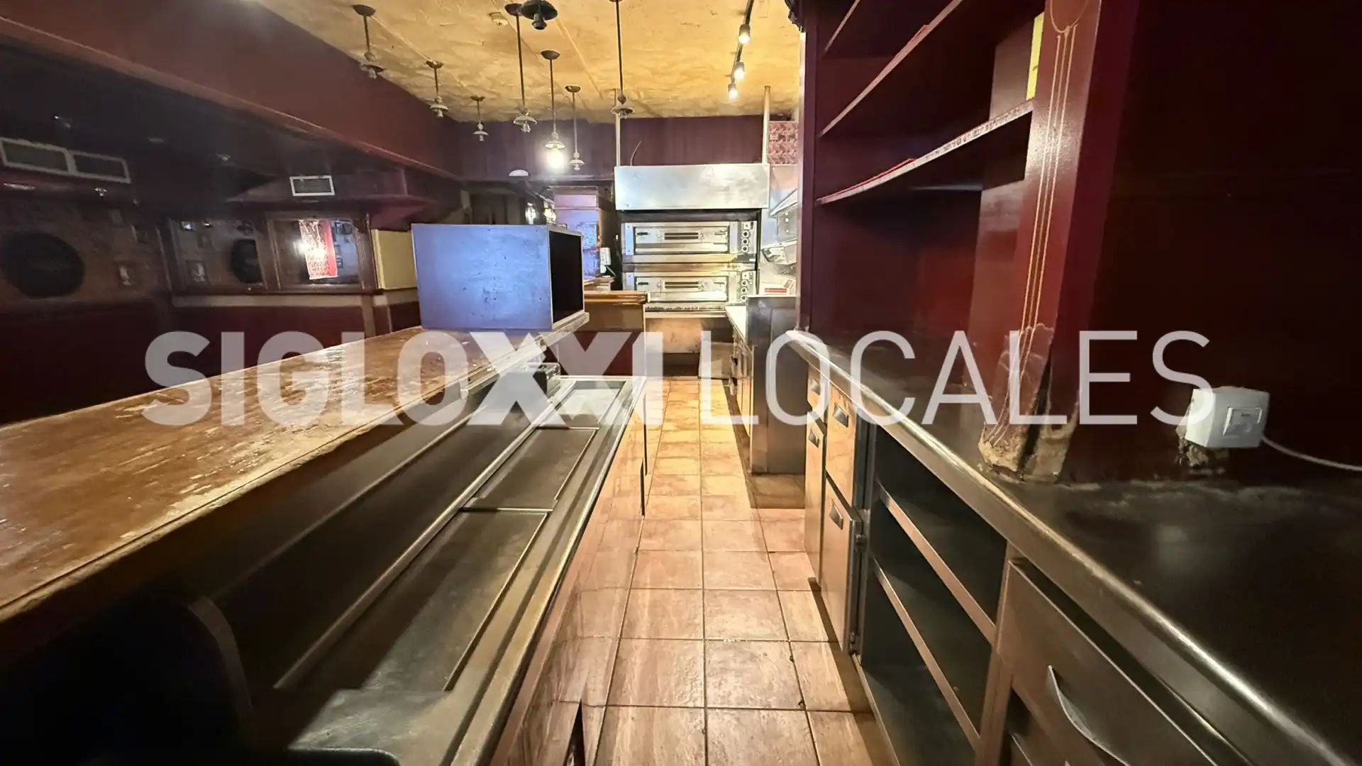 Cuina de Local de lloguer en Barcelona amb Aire condicionat