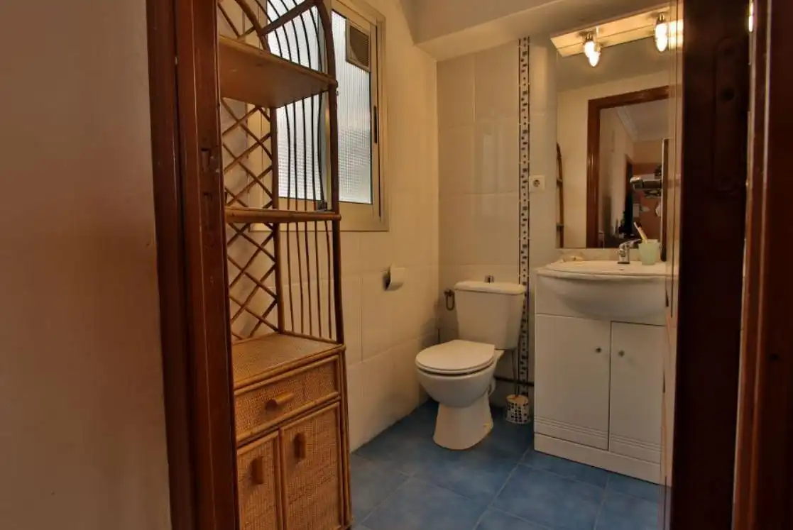 Badezimmer von Wohnung zur Miete in Valencia mit Möbliert