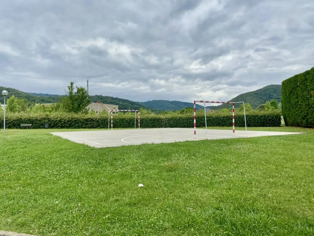 Aparcament de Pis en venda en Sant Joan Les Fonts amb Aire condicionat, Moblat i Balcó