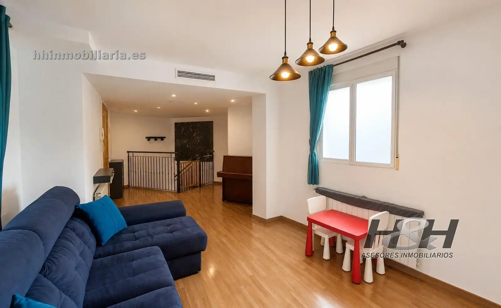 Sala de estar de Ático en venta en Burjassot con Aire acondicionado, Calefacción y Balcón