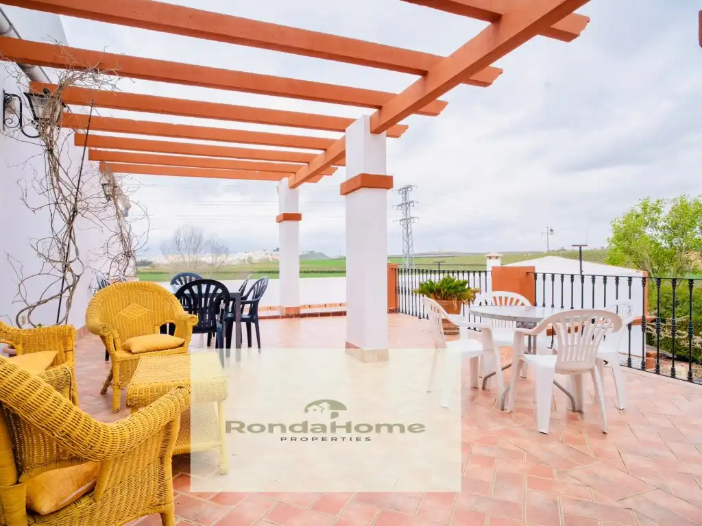 Country homes for sale in Villamartín