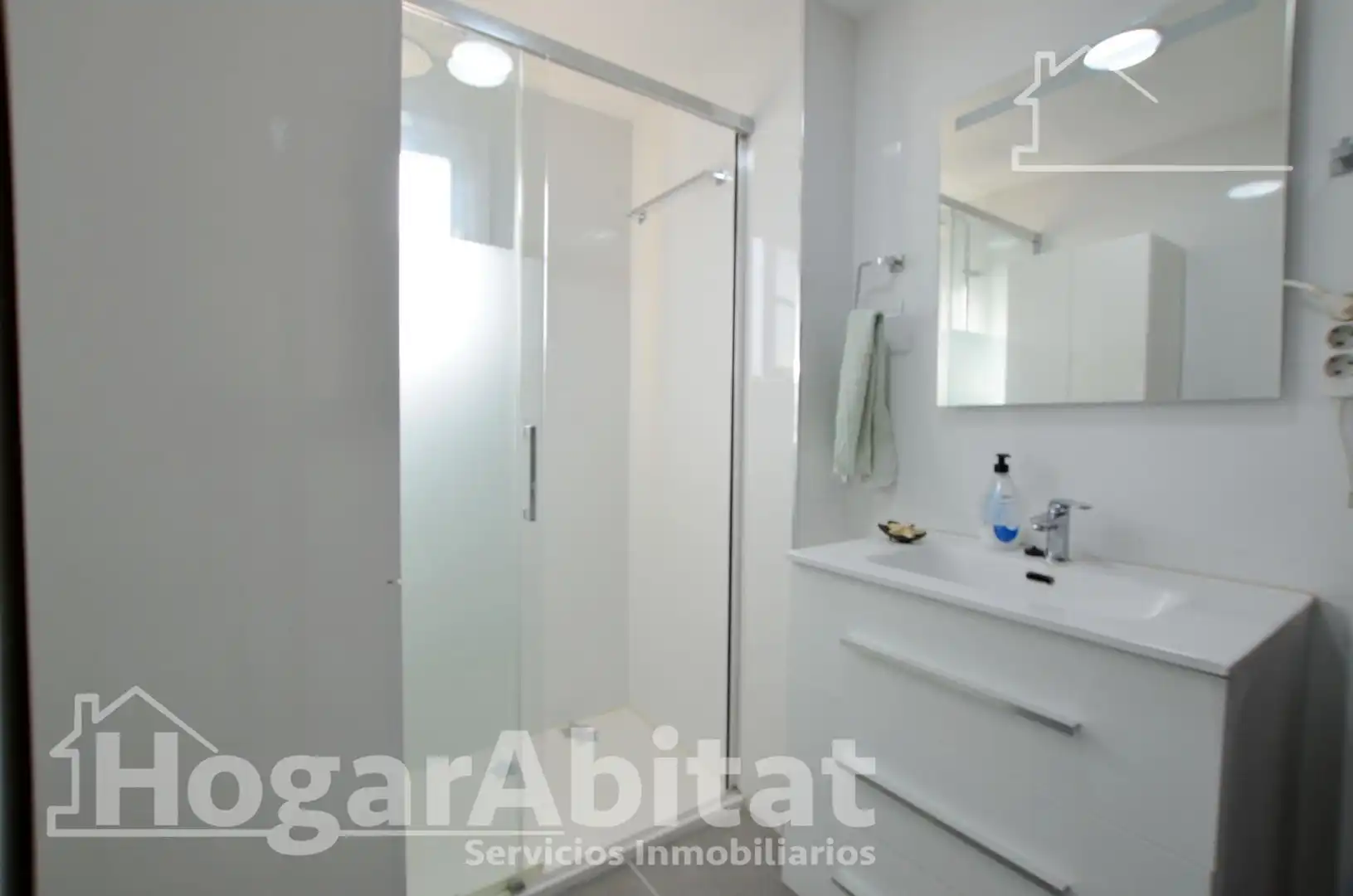 Bathroom of Flat for sale in Gandia  with Air Conditioner, Private garden and Community pool