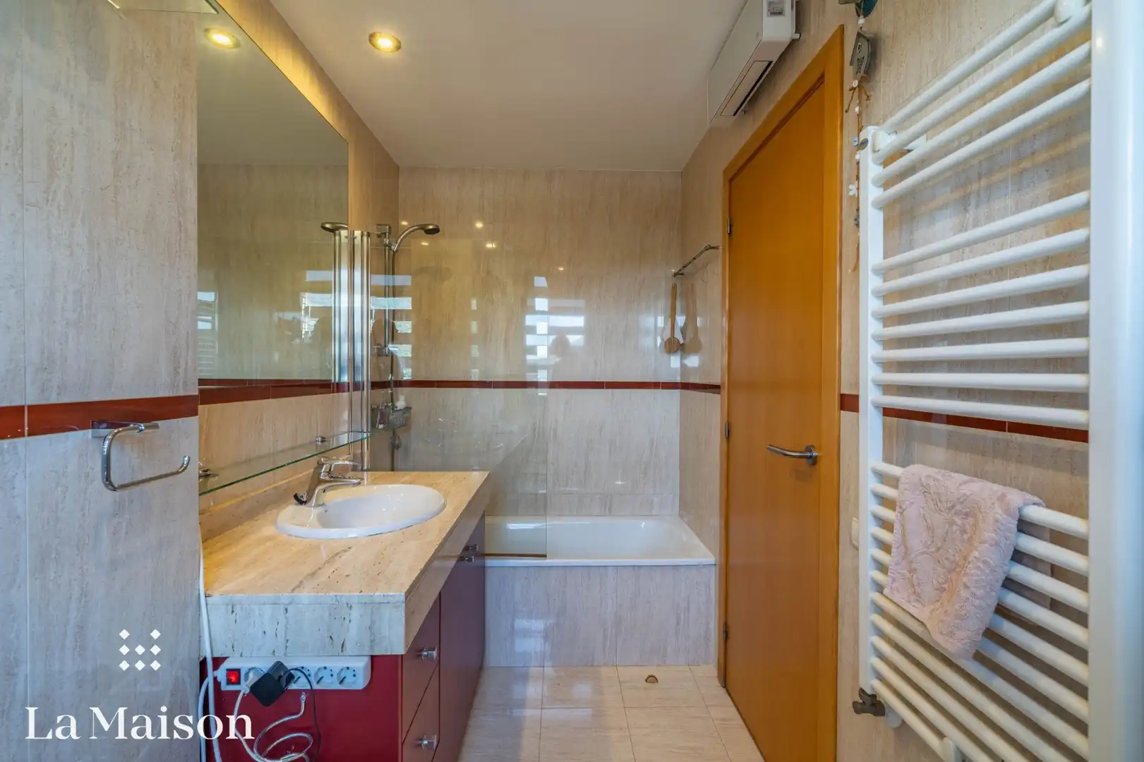 Baño de Casa adosada en venta en Cabrils con Aire acondicionado, Calefacción y Jardín privado