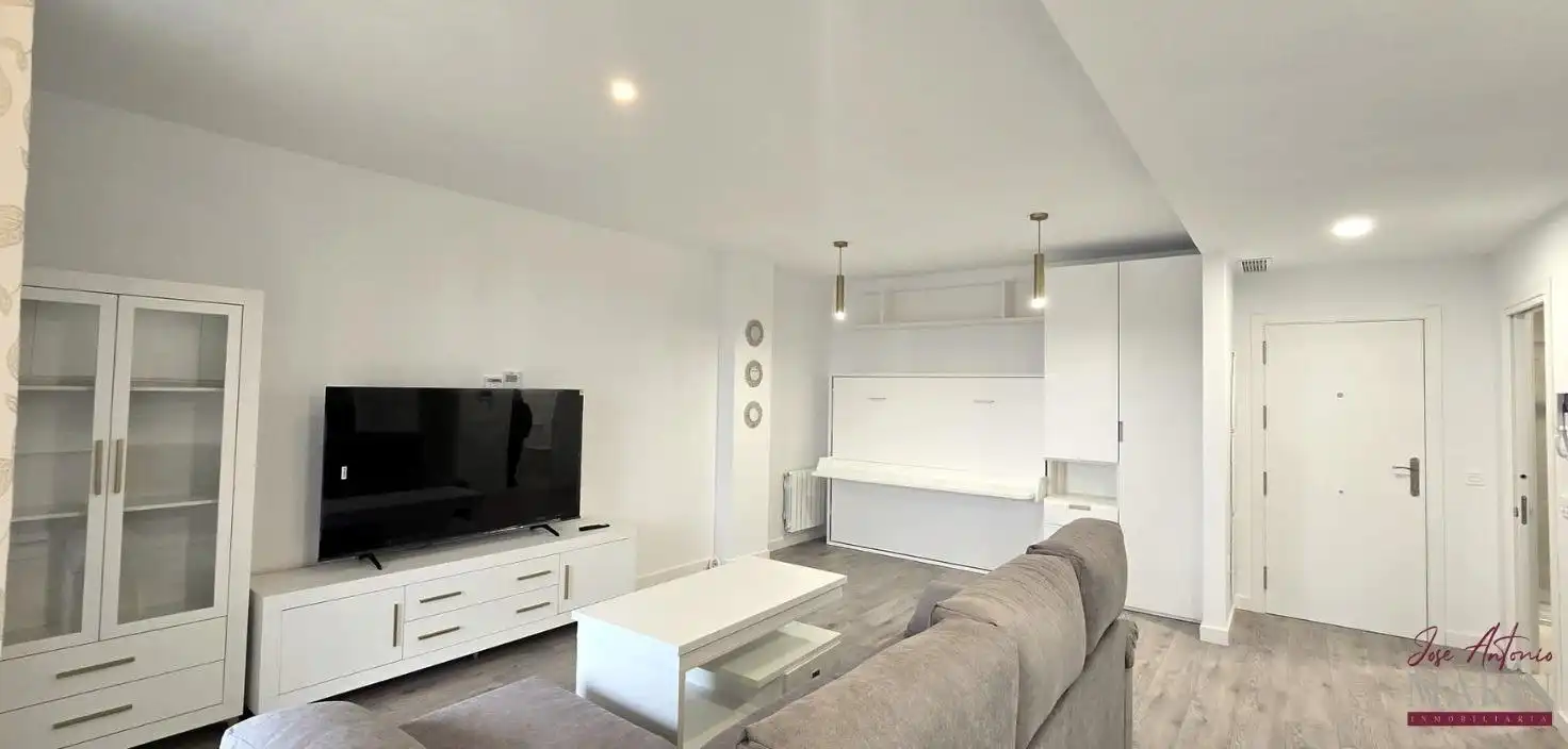 Study for rent in Avenida Elvas
