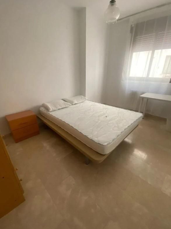 Bedroom of Flat to rent in  Granada Capital  with Heating and Balcony