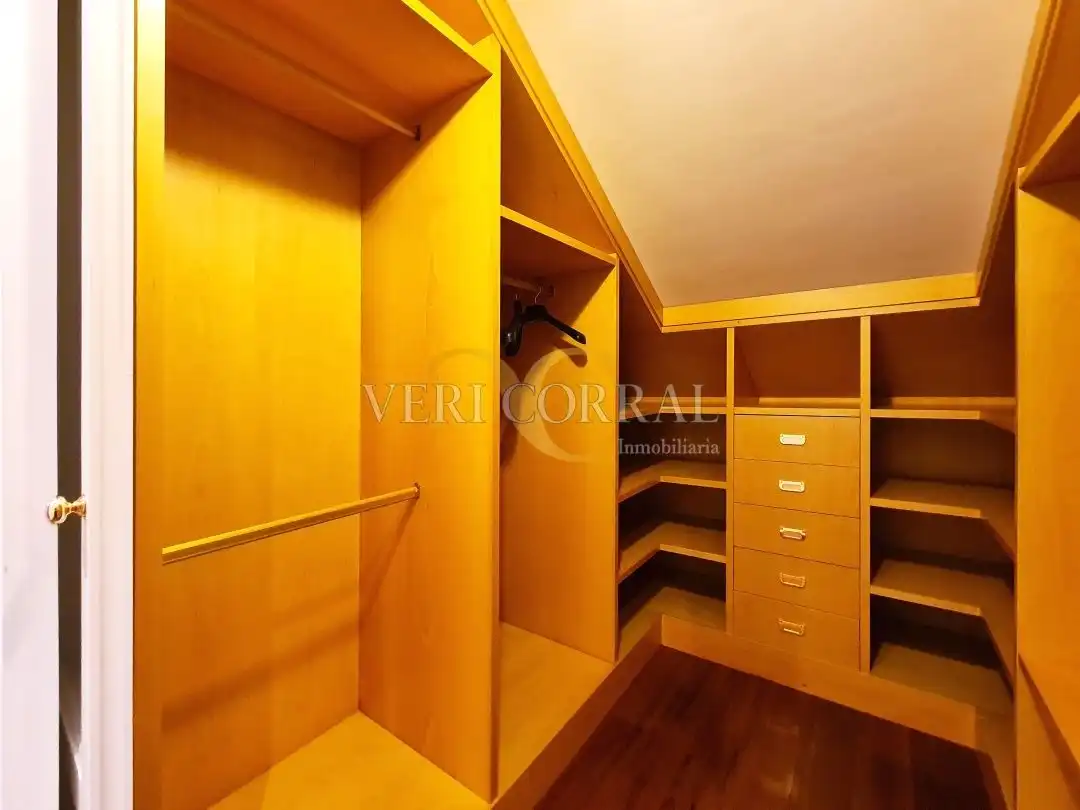 Habitación de Casa o chalet en venta en Oviedo  con Calefacción, Jardín privado y Terraza