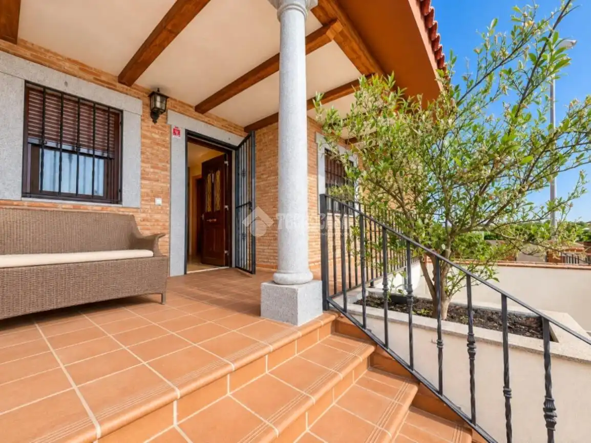 Semi-detached house with pool for sale in La Dehesa - El Pinar, imagen 4