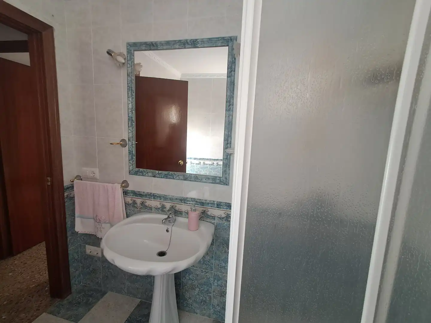 Bathroom of Flat for sale in Bujalance  with Air Conditioner, Terrace and Storage room