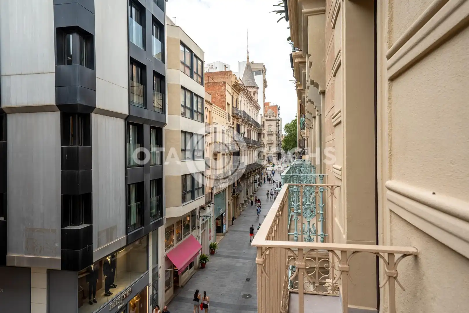 Vista exterior de Pis en venda en Reus amb Aire condicionat, Calefacció i Balcó