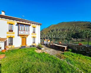 Vista exterior de Casa o xalet en venda en Caravia amb Terrassa