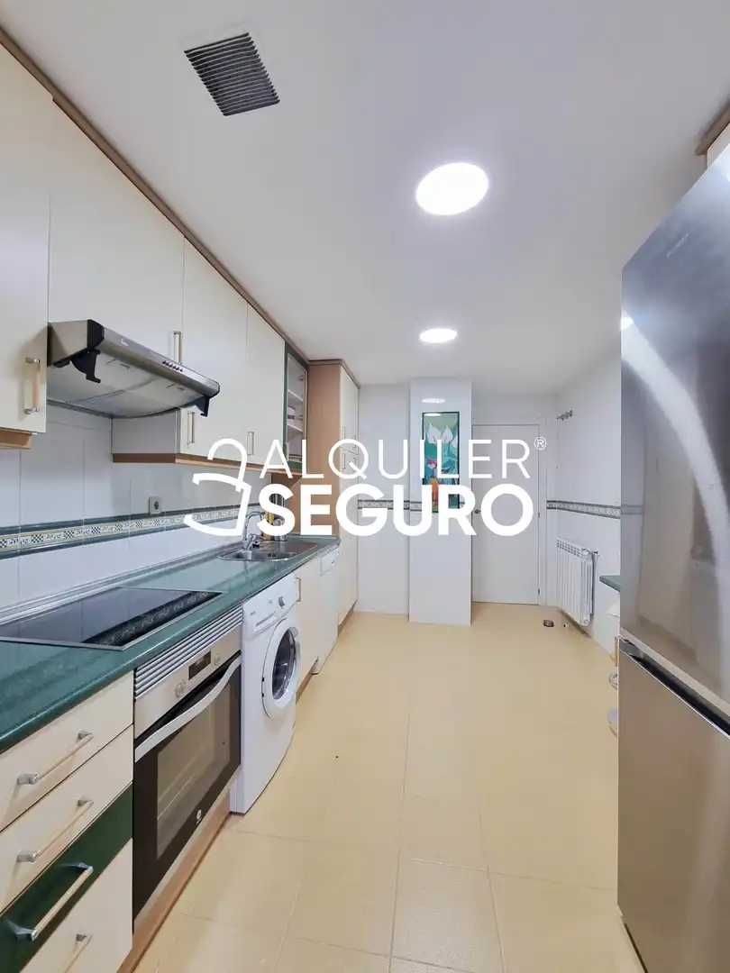Cuina de Pis de lloguer en Boadilla del Monte amb Aire condicionat, Calefacció i Terrassa