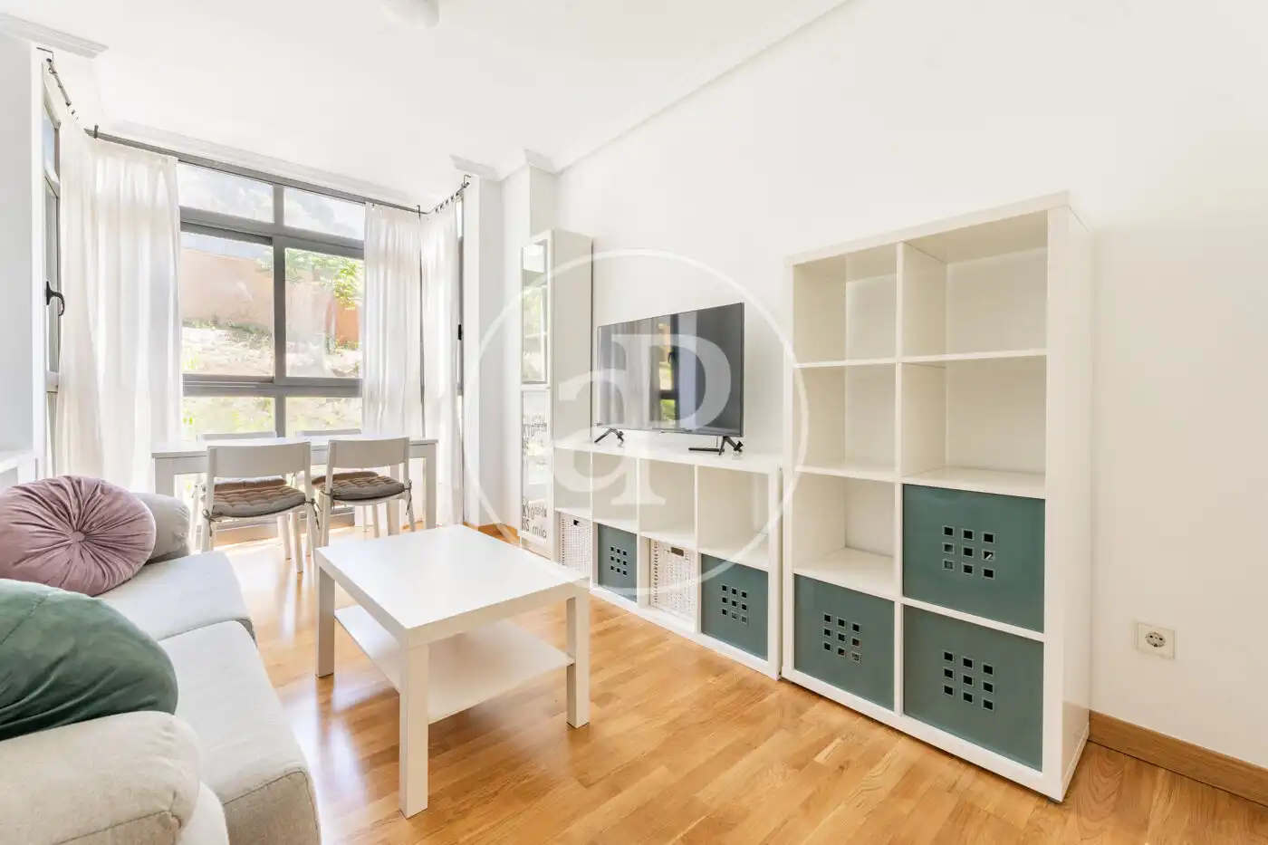 Außenansicht von Wohnung zum Verkauf in Madrid mit Klimaanlage, Heizung und Privatgarten