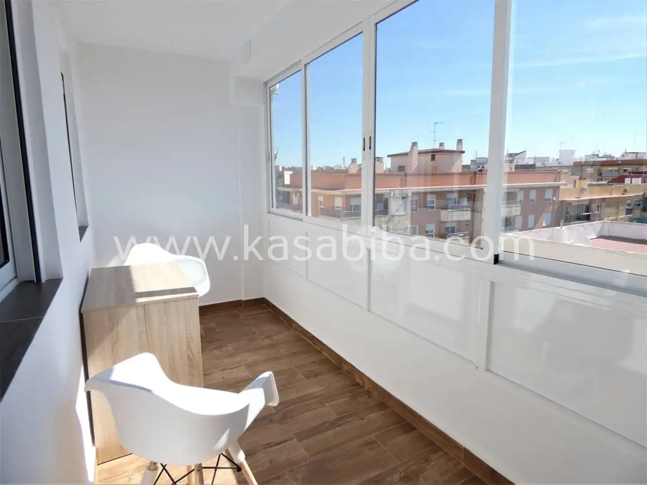 Schlafzimmer von Wohnung zur Miete in Valencia mit Klimaanlage, Heizung und Terrasse