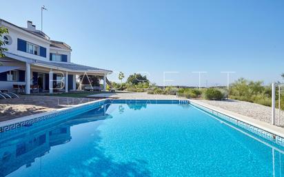 Schwimmbecken von Country house zum verkauf in La Carolina mit Klimaanlage, Terrasse und Schwimmbad