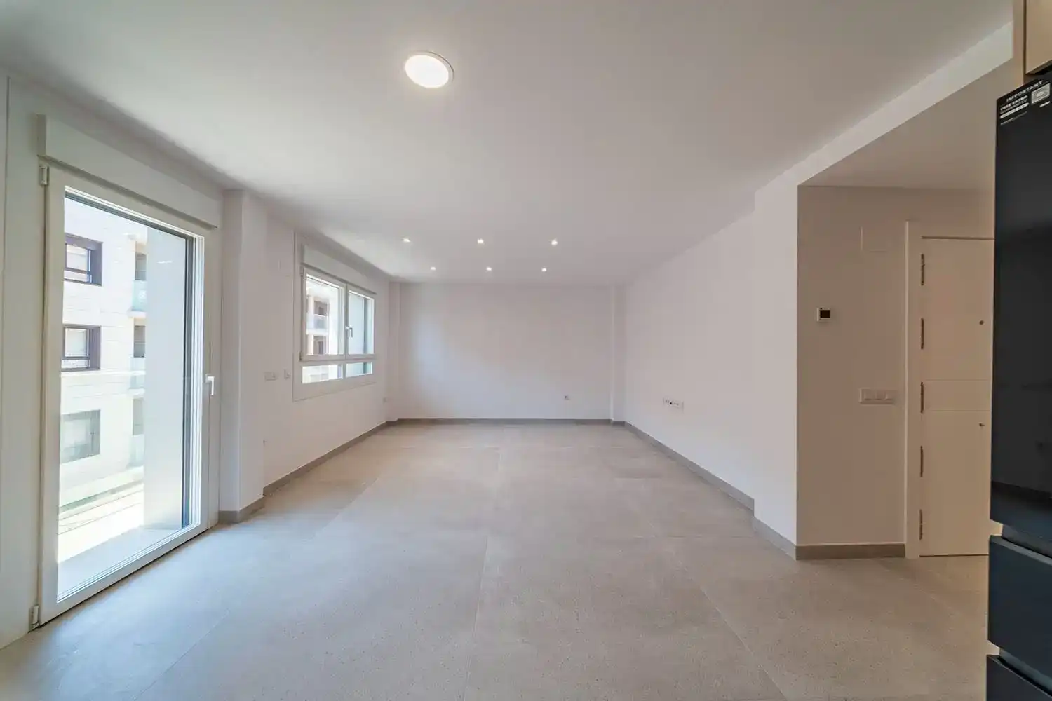 Wohnung zur Miete in  Zaragoza Capital mit Klimaanlage und Balkon