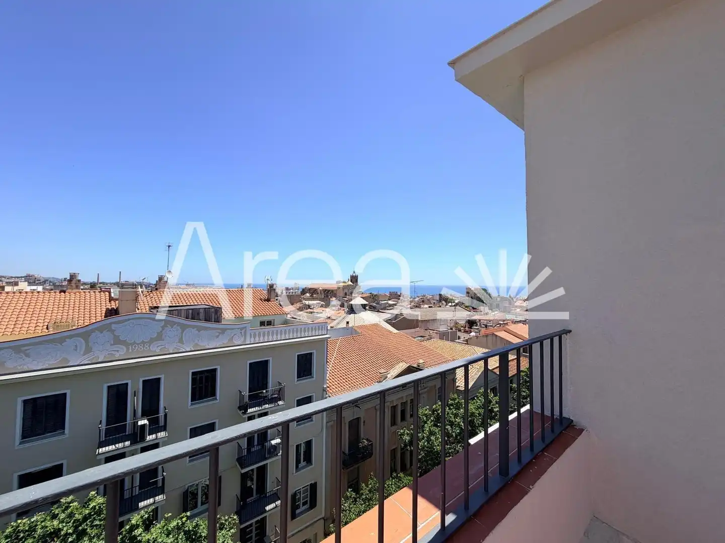 Vista exterior de Àtic en venda en Mataró amb Aire condicionat, Calefacció i Parquet