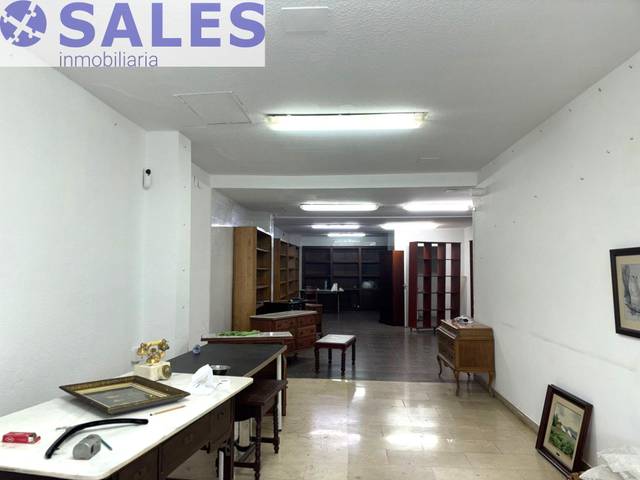 Local comercial en Alquiler en Barrio de Patraix