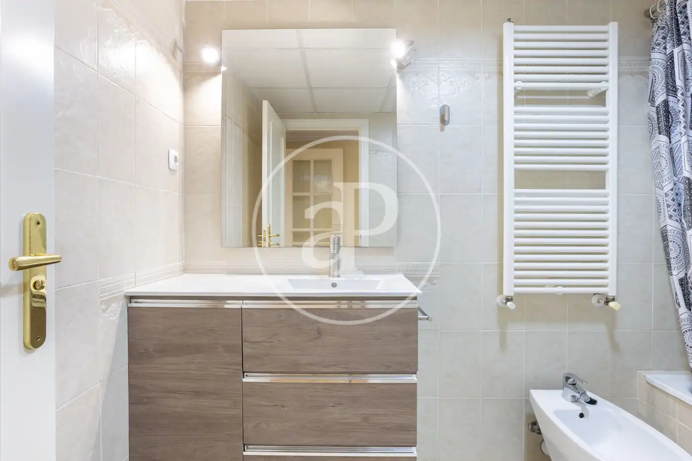 Badezimmer von Wohnung zur Miete in Valencia mit Klimaanlage, Heizung und Privatgarten