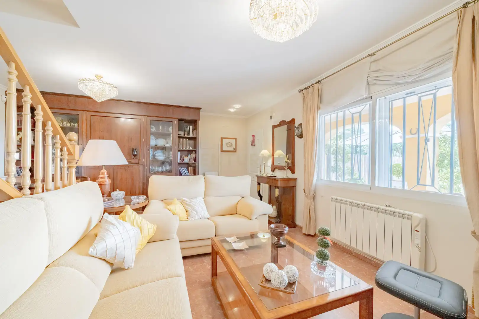 Sala de estar de Casa adosada en venta en Náquera con Trastero, Piscina y Horno