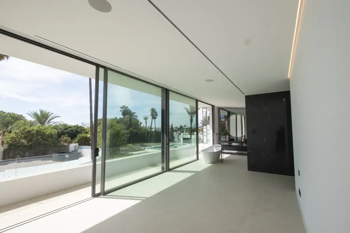 Casa adosada en venta en Marbella con Aire acondicionado, Jardín privado y Trastero