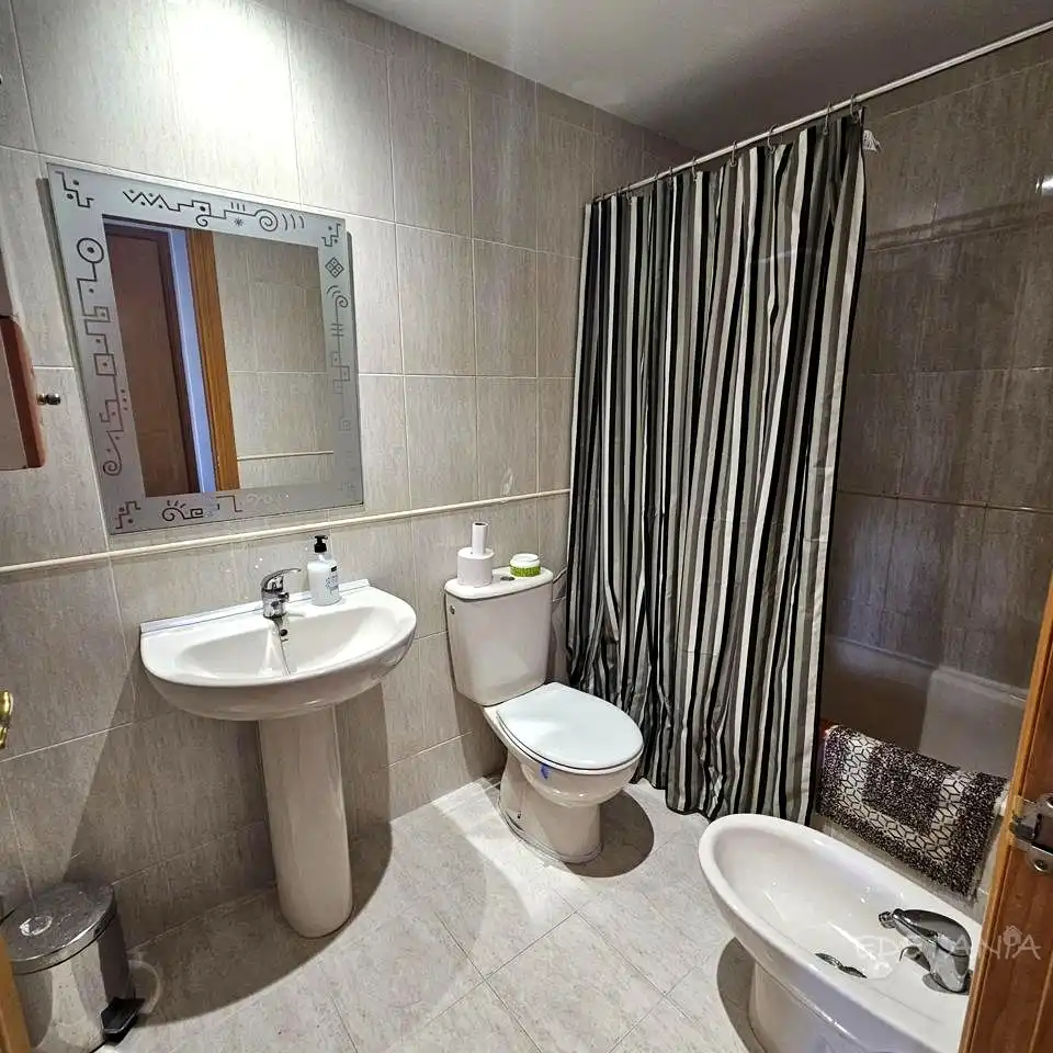 Baño de Piso de alquiler en Alfara del Patriarca con Aire acondicionado, Amueblado y Balcón