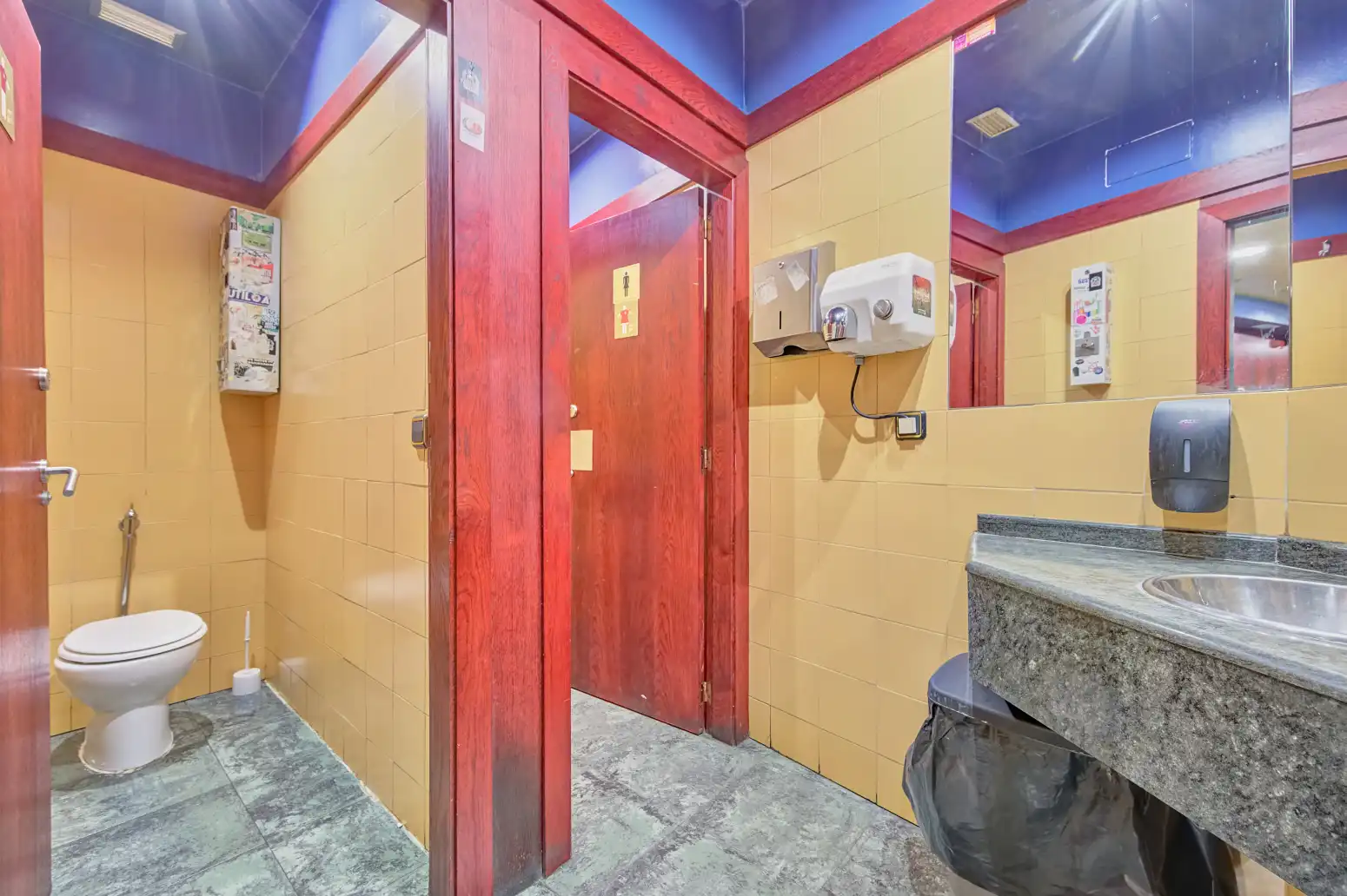 Baño de Local en venta en Falces con Aire acondicionado y Amueblado