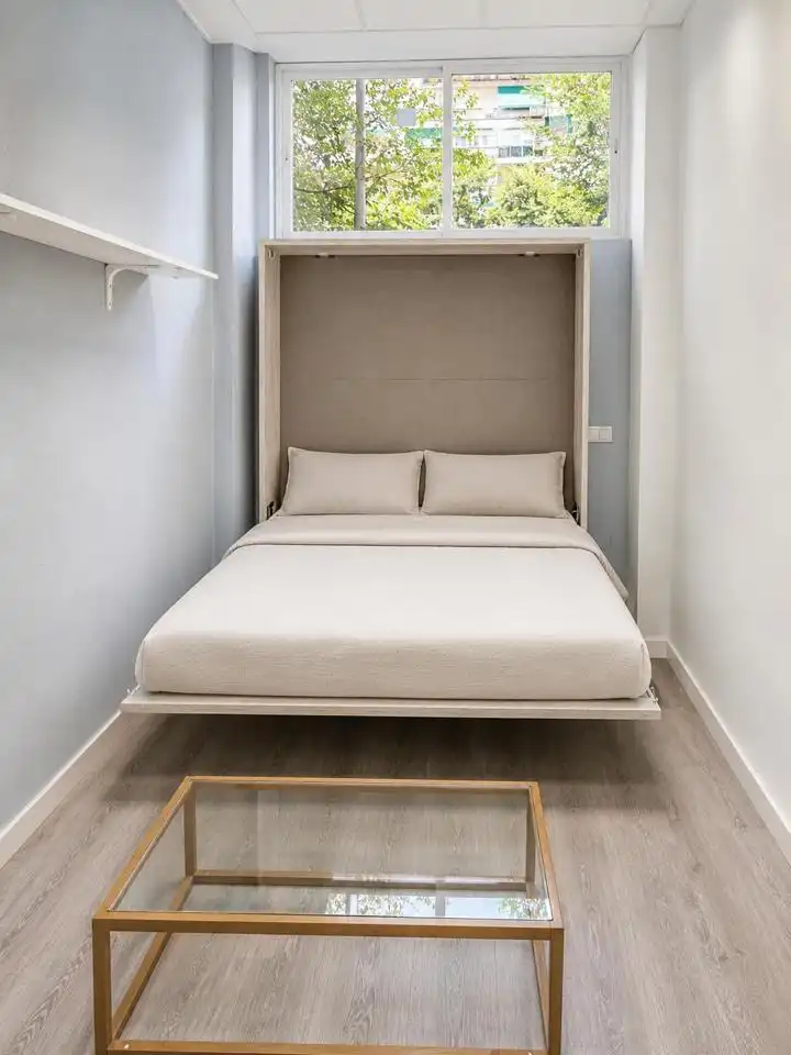 Schlafzimmer von Wohnung zur Miete in Madrid mit Klimaanlage