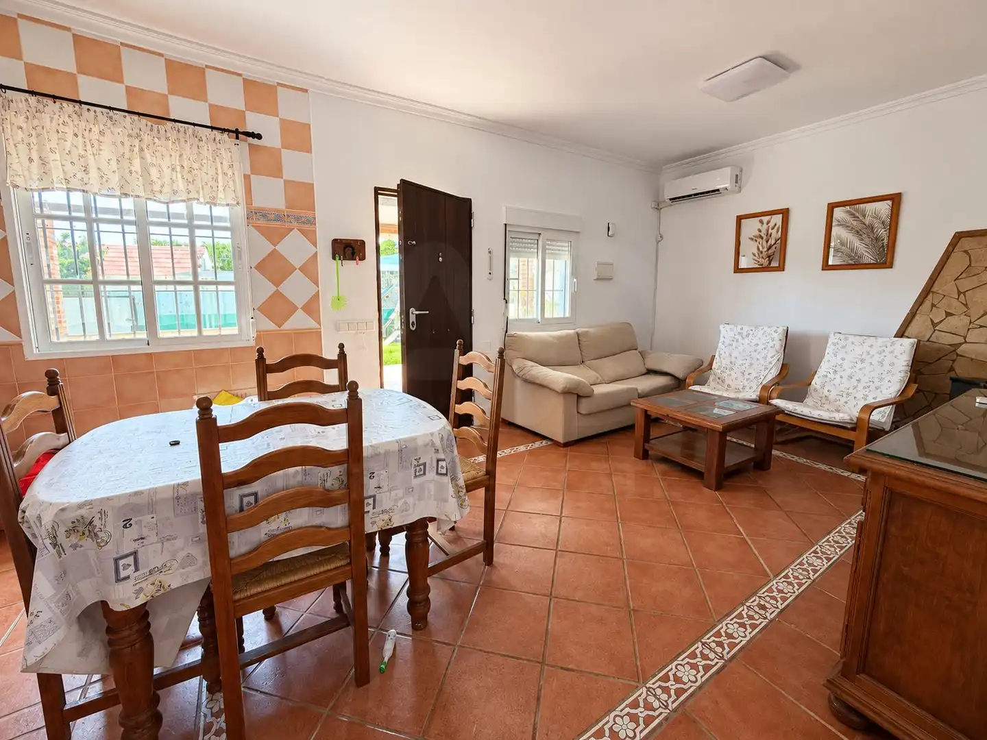 Sala d'estar de Casa o xalet en venda en Tarifa amb Aire condicionat i Terrassa