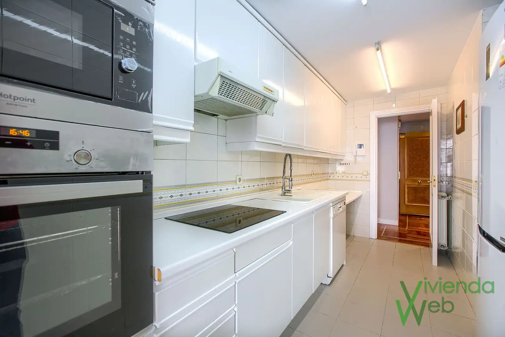 Kitchen of Flat for rent in Pozuelo de Alarcón  with Air Conditioner, Heating and Private garden