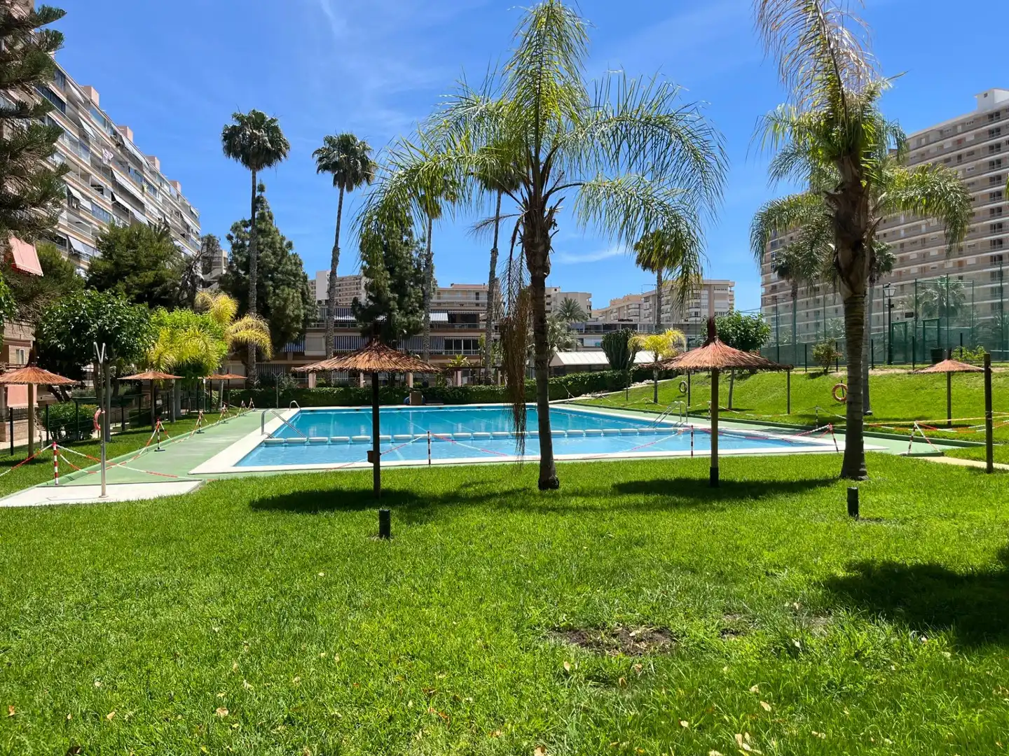 Piscina de Piso en venta en Alicante / Alacant con Aire acondicionado, Calefacción y Piscina comunitaria